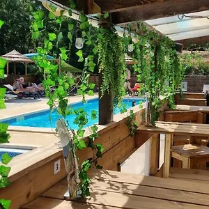  Village de vacances Camping Le Carpenty